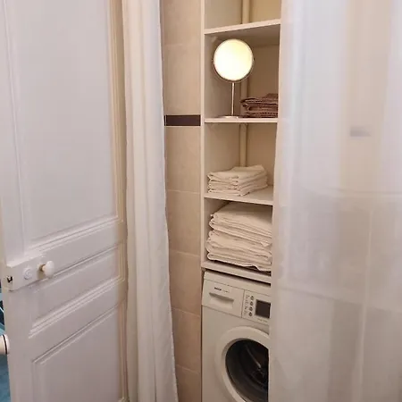 Daire Pretty And Quiet Floor 2 Bedroom Flat In The Port Area Of Nice