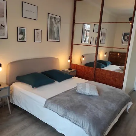 Daire Pretty And Quiet Floor 2 Bedroom Flat In The Port Area Of Nice