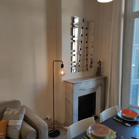 Daire Pretty And Quiet Floor 2 Bedroom Flat In The Port Area Of