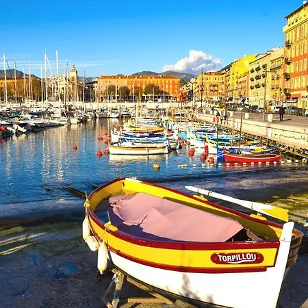 Quiet Floor 2 Bedroom Flat Near Port With Lift Balcony Ac And Fast Wifi *