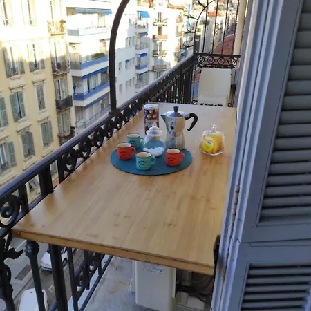 Daire Pretty And Quiet Floor 2 Bedroom Flat In The Port Area Of Nice