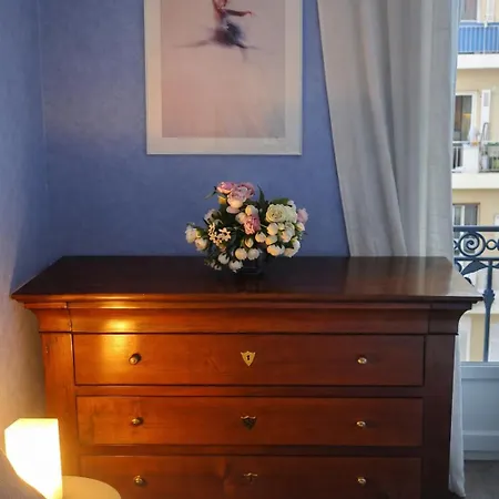 Quiet Floor 2 Bedroom Flat Near Port With Lift Balcony Ac And Fast Wifi Διαμέρισμα
