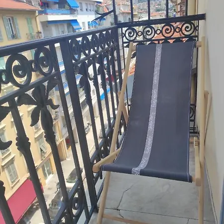 Pretty And Quiet Floor 2 Bedroom Flat In The Port Area Of *